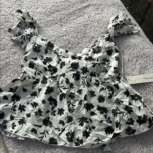 URBAN Romantics Monochrome Floral Blouse